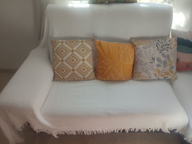 2 SOFAS 2 PLAZAS. EXTRAIBLES. A JUEGO