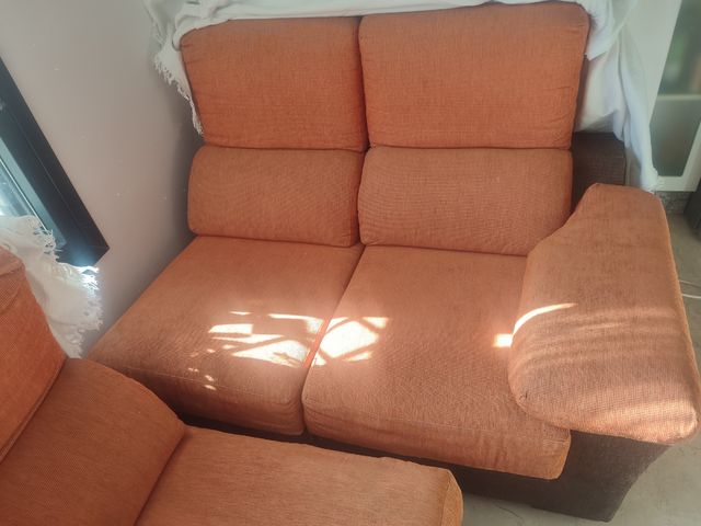 2 SOFAS 2 PLAZAS. EXTRAIBLES. A JUEGO