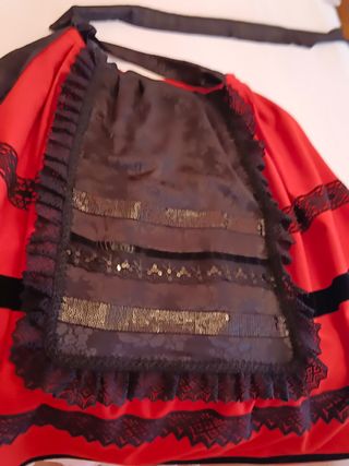 Falda  regional de Segovia vale para com