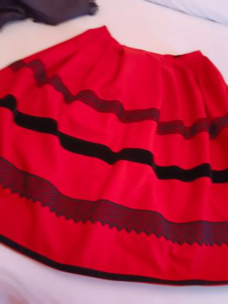 Falda  regional de Segovia vale para com