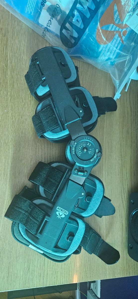 Ortesis de rodilla regulable