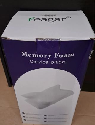 Almohada cervical viscolástica nueva.