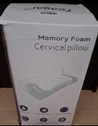 Almohada cervical viscolástica nueva.