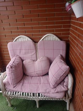 Sillón de dos plazas de mimbre
