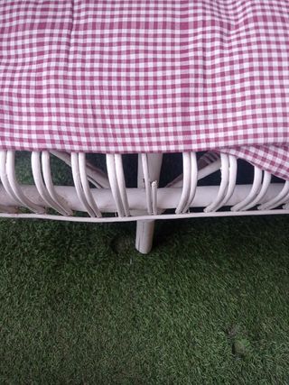 Sillón de dos plazas de mimbre