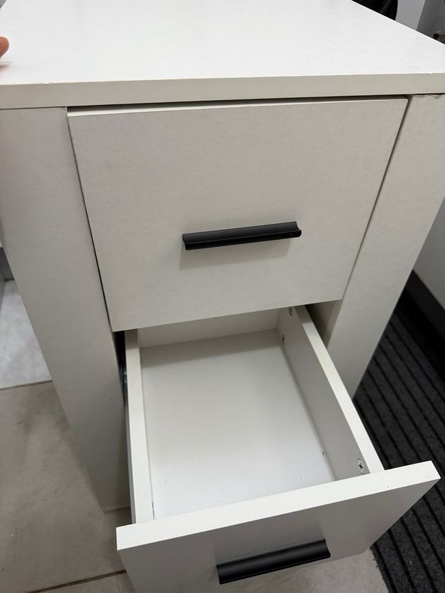 Mesa de noche 40 x 33 x 70