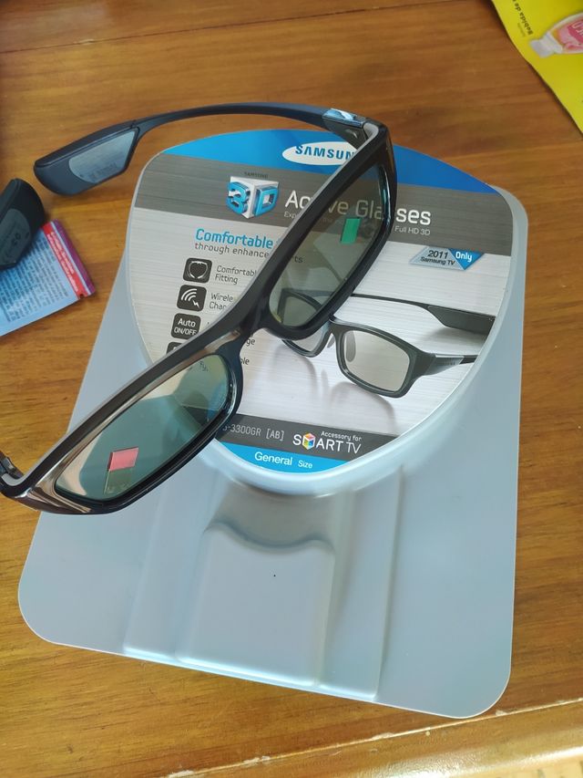 Gafas sin estrenar para ver la tlv