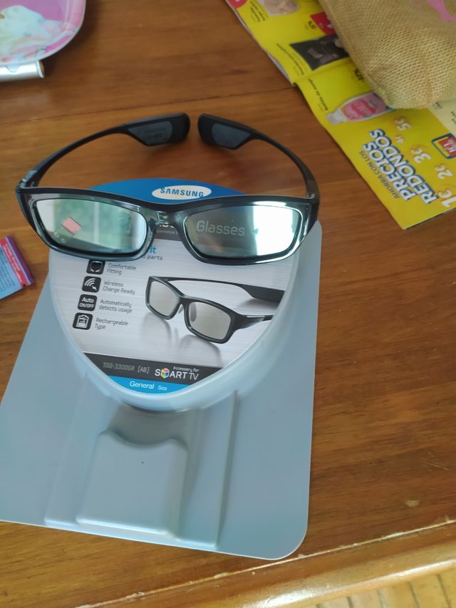Gafas sin estrenar para ver la tlv