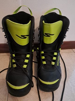 Tabla snowboard, botas y gafas