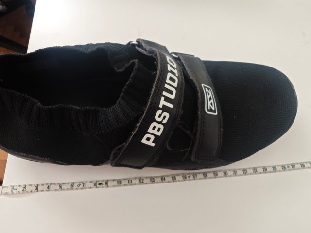 SLIPPERS NEGROS PBS TALLA 42 zapatos gimnasio