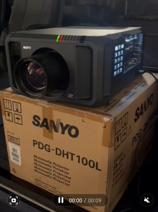 PROYECTOR CINE 16:9 SANYO