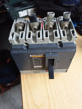 Interrptor manegtotermico 250 amperios