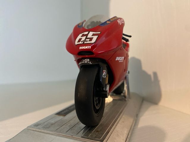 Ducati Desmosedici 2006