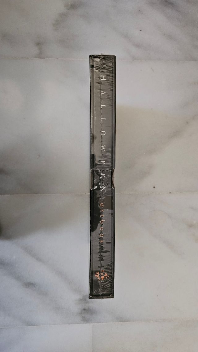 Halloween Artboook Limited Edition