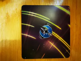 Caja metálica Pokémon Ultra Luna