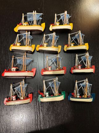 Barcos miniatura hechos a mano de madera