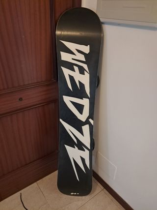 Tabla snowboard esquís botas  gafas