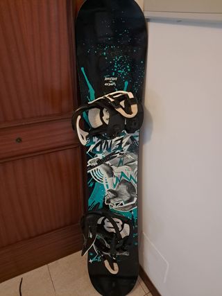 Tabla snowboard esquís botas  gafas