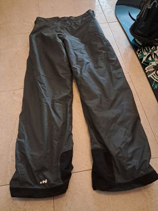 Tabla snowboard esquís botas  gafas