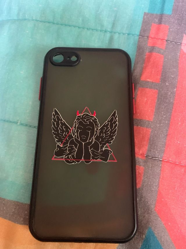 Cuatro fundas de iPhone SE