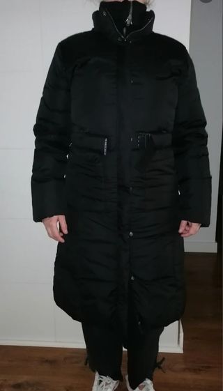 Abrigo de plumas negro