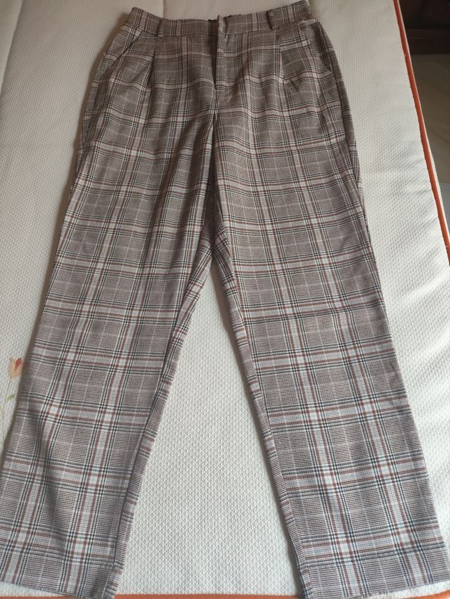 Pantalón de cuadros de Stradivarius
