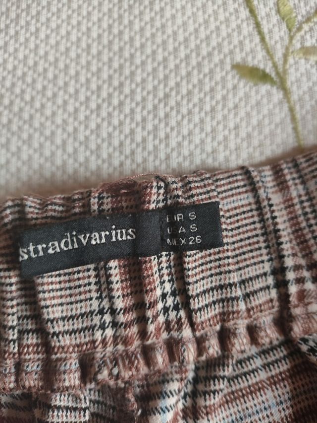 Pantalón de cuadros de Stradivarius