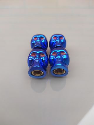 🎯 4 Tapones BLUE SKULL para válvulas gordas. 