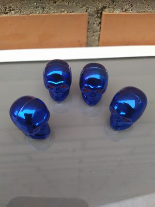 🎯 4 Tapones BLUE SKULL para válvulas gordas. 