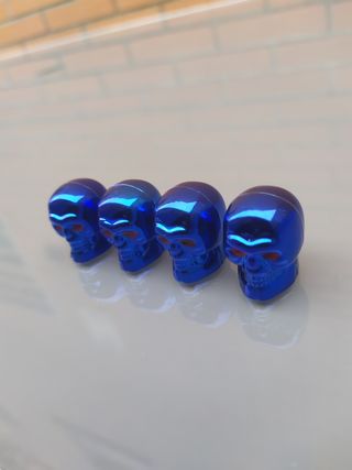 🎯 4 Tapones BLUE SKULL para válvulas gordas. 