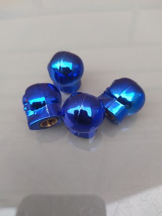 🎯 4 Tapones BLUE SKULL para válvulas gordas. 