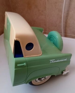 Macchina Thunderbird porta cartigenica