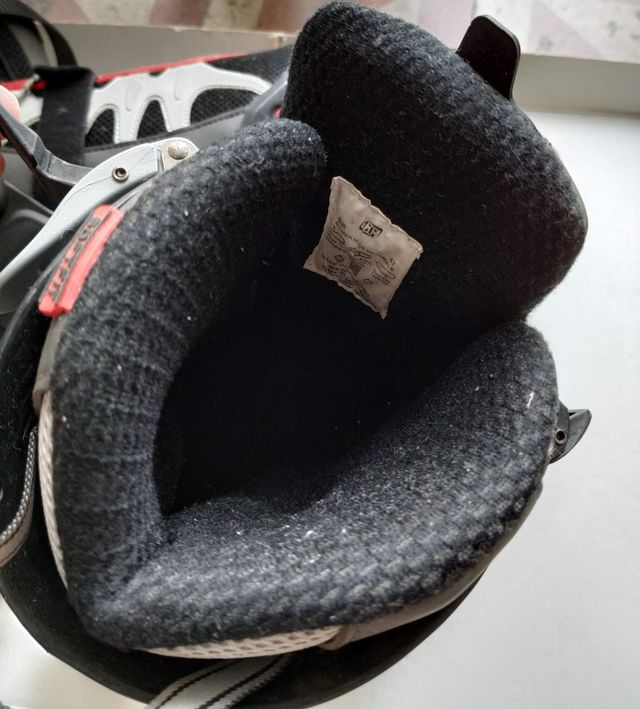 Rollerblade N. 43 + protezioni - usati un'oretta