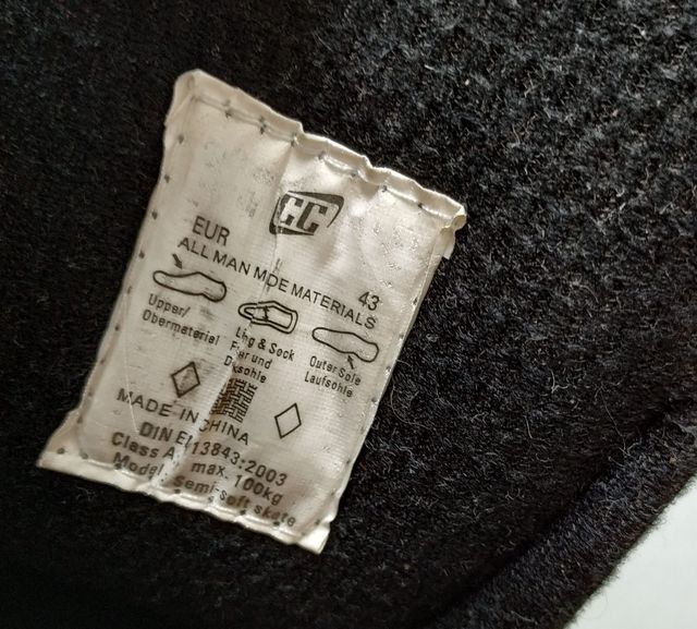 Rollerblade N. 43 + protezioni - usati un'oretta