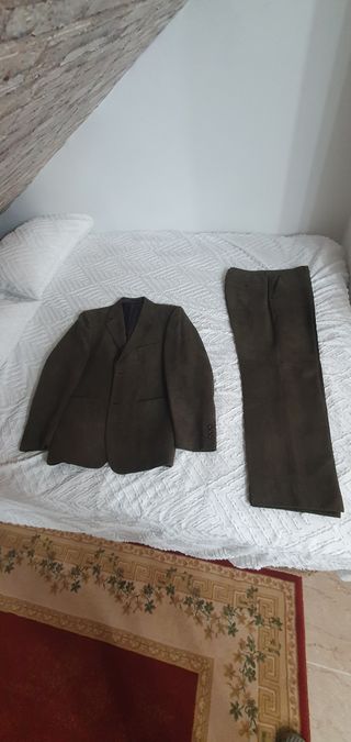 Traje de estilo pana
