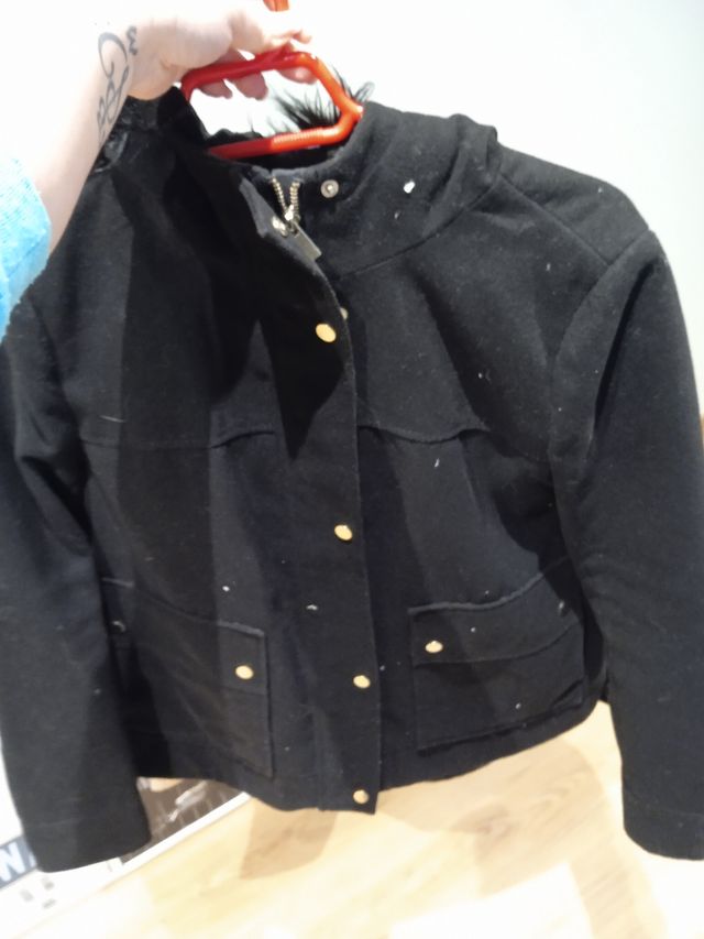 Abrigo Negro Capucha