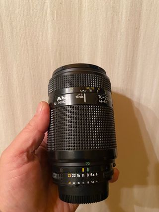 Objetivo zoom Nikkor 70~210mm f/4~f/5.6