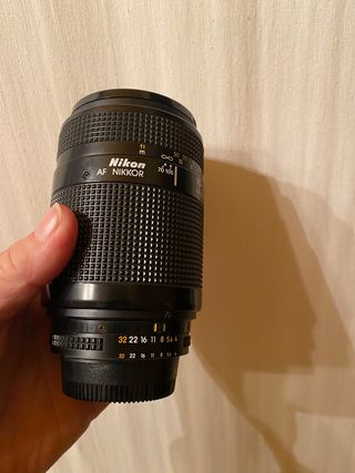 Objetivo zoom Nikkor 70~210mm f/4~f/5.6
