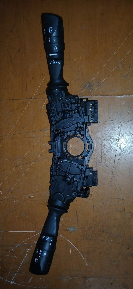 Mando de luces toyota auris