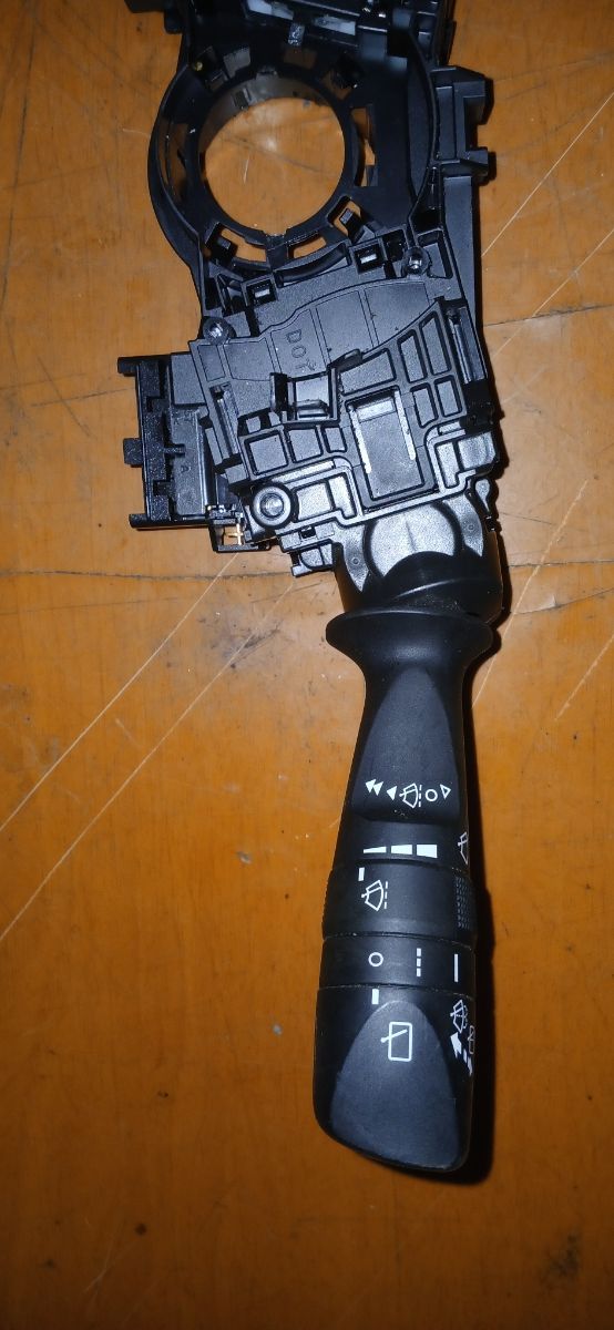 Mando de luces toyota auris