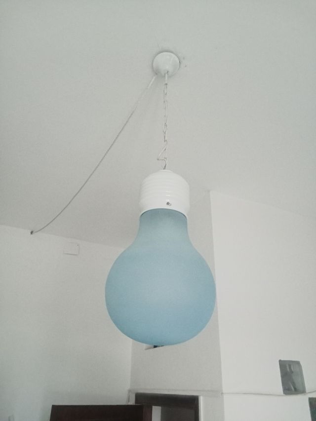 Lampadario a forma di lampadina