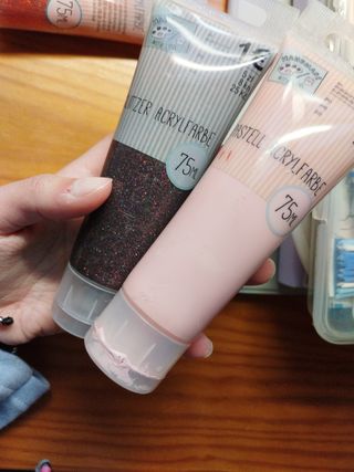 5 botes de pintura acrílicas 75ml/und.