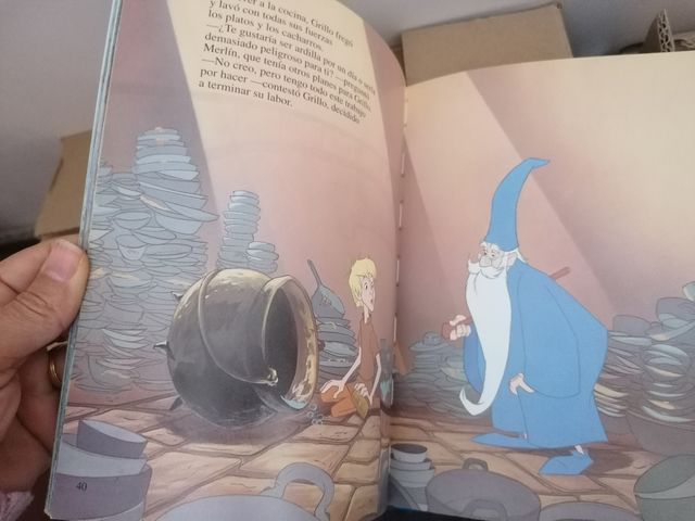 Merlín el Encantador (Clásicos Disney) (Spanish Edition)