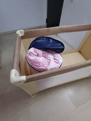 CUNA DE VIAJE CON CAMBIADOR Y COLCHÓN