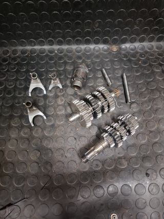 Despiece caja cambio suzuki rm 250 94