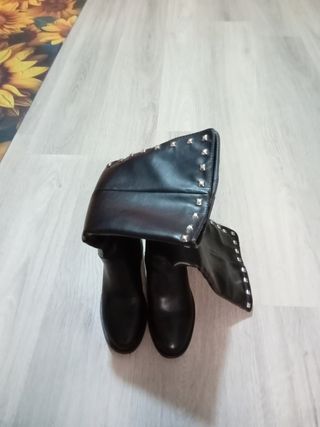 Stivali con borchie nuovi!