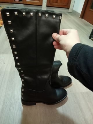 Stivali con borchie nuovi!