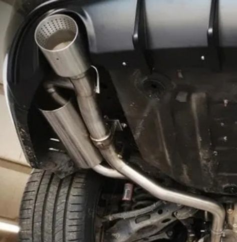 AKRAPOVIC Nuova punta del tubo di scarico