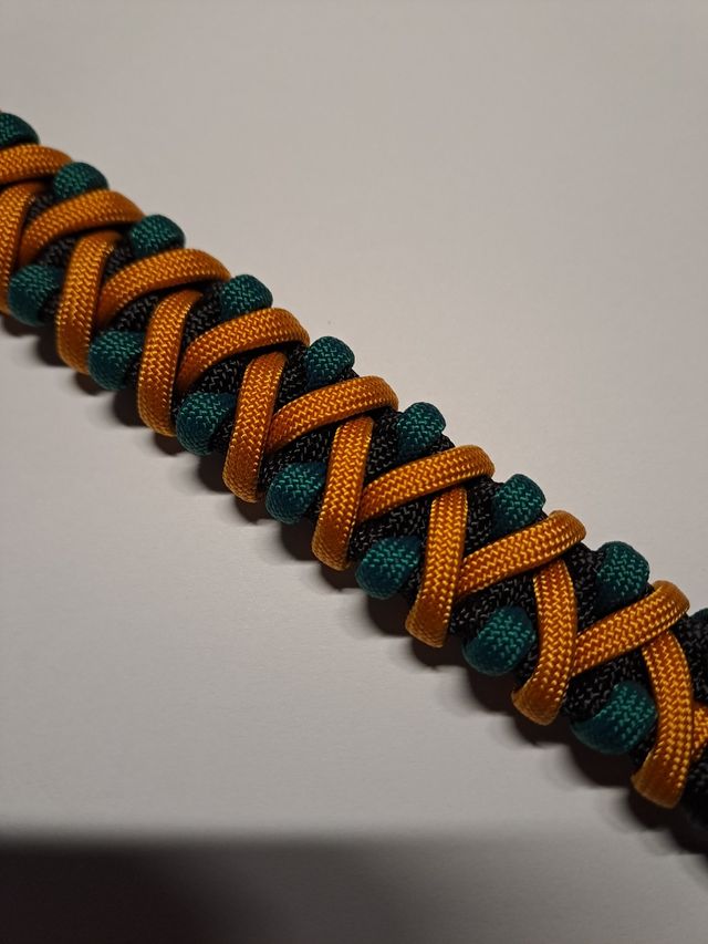 PULSERA PARACORD CRYSTAL PEEK MODIFICADA