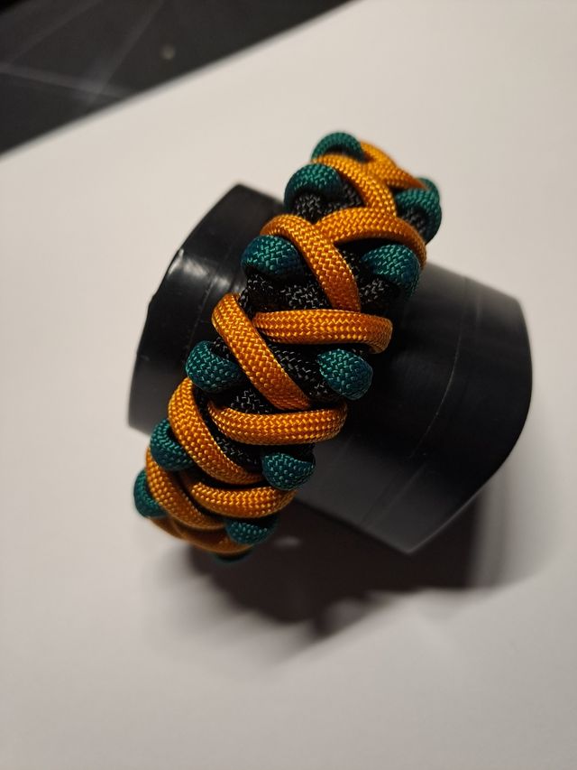 PULSERA PARACORD CRYSTAL PEEK MODIFICADA